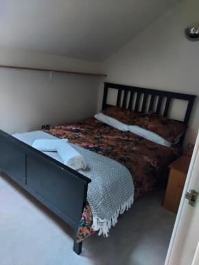 Jasmine cottage-1 bedroom apartment 40 mins to Cotswolds 90 mins to Oxford and Bath